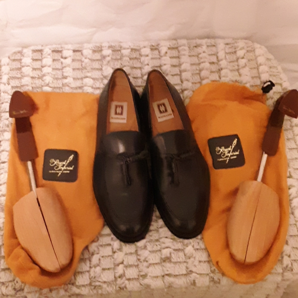 Magnanni Dress Loafers.